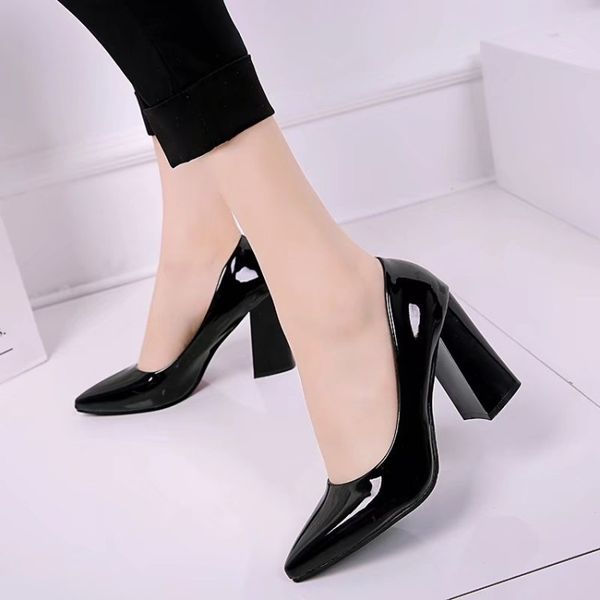 

9cm pumps 2020 autumn new thick heel pointed heels patent leather shallow mouth fashion daily black work single shoes tide