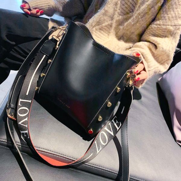 

women new retro messenger bag bucket shoulder bag large capacity vintage matte pu leather lady handbag luxury designer black