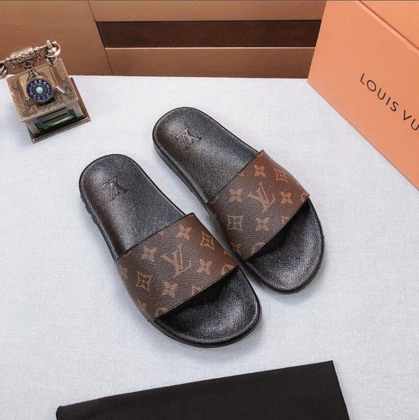 

2020 r9 #13;l v louis vuitton fashion beach slide sandals male female flower blooms print leather slippers, Black