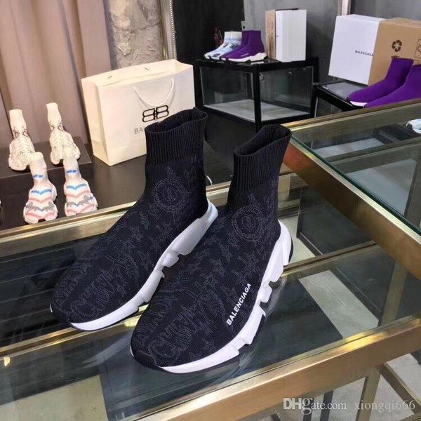 

2020 men's and women's fashion casual sports shoes, high-end socks shoes, selling couplead, Red;white