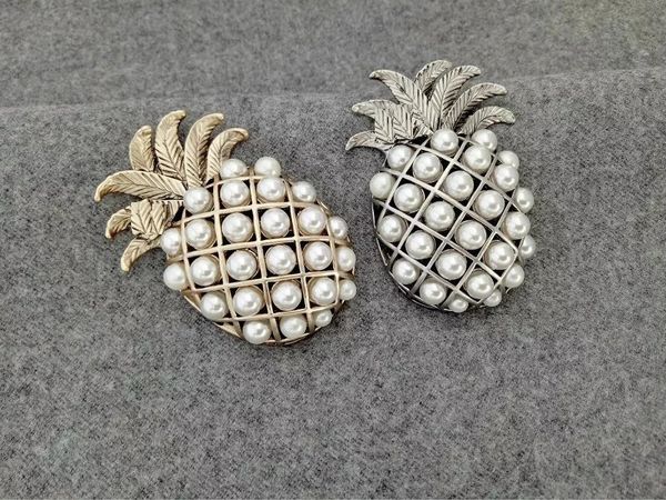 

new arrival fashion with box women&#39s ladies females punk pineapple pearls earrings studs 2colors ing, Golden;silver
