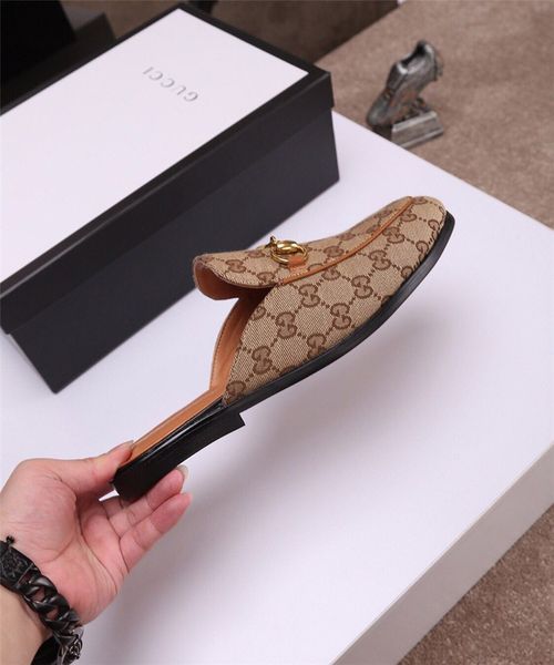 

2020 latest classic fashion leather flip flop slippers sandals men's shoes luxury slippers sandals, Black