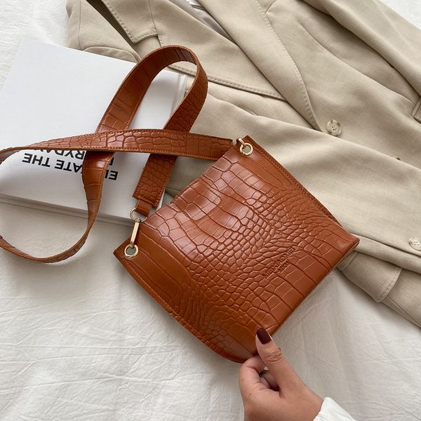 

fashion simple one-shoulder lady bag crocodile pattern small bag wild casual female tide bucket