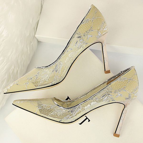 

2020 women 8.5cm high heels valentine lace mesh pumps lady summer hollow embroider silver pumps heels scarpins luxury prom shoes, Black
