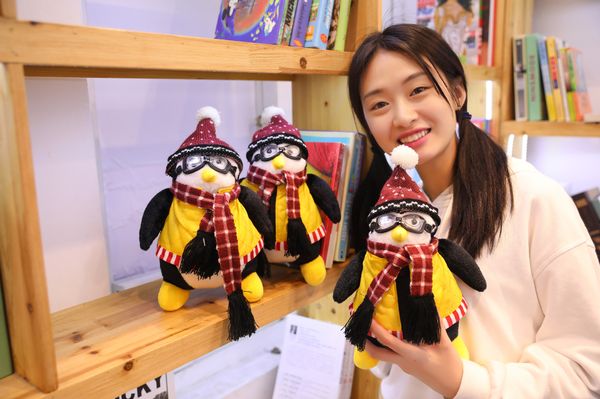 

popular cute little penguin stuff animal & plush baby most love plush animal accompany baby sleeping pillow for boy girl baby