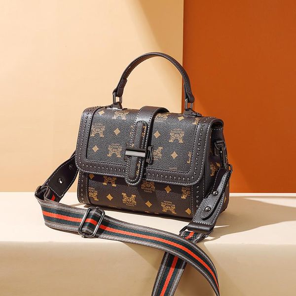 

designer ladies bag new retro printing messenger bags rivet shoulder messenger female bag ladies classic small square bag wholesale kkd621