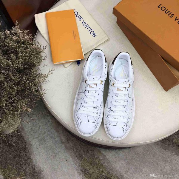 

2020 new ladies casual sneakers, luxury designer, wild casual shoelacesaa, Red;white