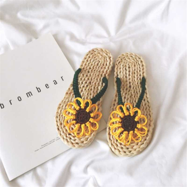 

2020 new fashion casual women's handmade straw slippers man's summer home sandals embroidered flip flops new couple beach shoes, Black