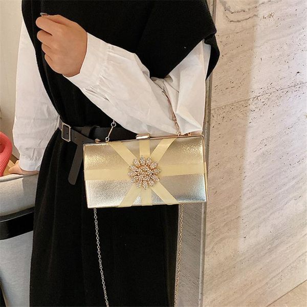 

evening bags 2021 women diamond flowers clutch silk banquet wallets with chain wedding dinner purse drop mn1567