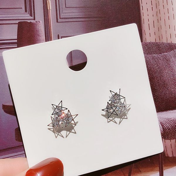 

dominated the new 2020 multilayer metal star contracted joker small crystal women stud earrings, Golden;silver