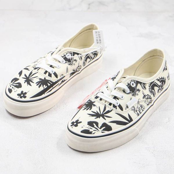 

2020 new canvas shoes anaheim aut plant maple leaf printing graffiti stick black white authentic family men women sneakers 35-44