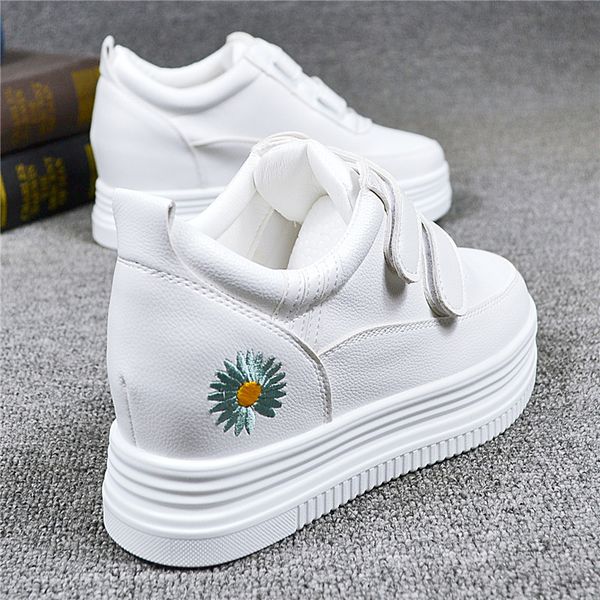 

shoes woman 2020 platform round toe casual female sneakers all-match increas height autumn women new creepers fall small, Black