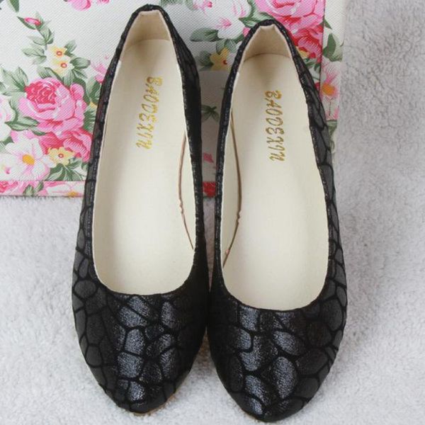 

2020 new women flat shoes casual loafers slip on lady moccasins shoes plus size 41 42 spring autumn golden black zapatos mujer