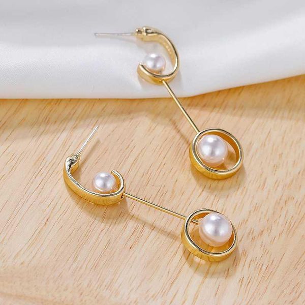 

Unique Design Elegant Gold Color Metal Long Pearl Earrings For Women Girl Chic Round Circle Pearl Earrings Jewelry Gift
