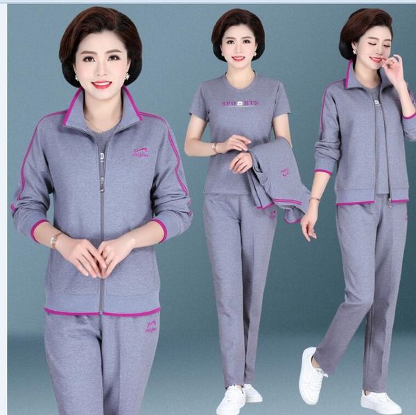 

elderly sports suit middle-aged and elderly leisure sports leisurewomen's mother's autumn clothes 2020 new 40-year-old middle-aged, Gray