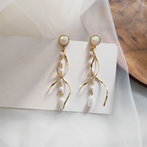 

fashion simple metal curve geometric tassel pearl stud earrings gifts tide minimalist style retro earrings for women jewelry, Golden;silver