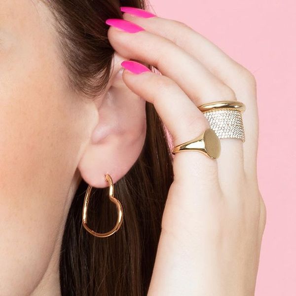 

2020 new fashion heart earring dominated women jewelry stylish peach heart earring silver color ornaments simple hoop earrings, Golden;silver