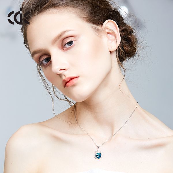 

2020 new simple S925 Sterling Silver Swan necklace with Swarovski element crystal heart-shaped clavicle chain