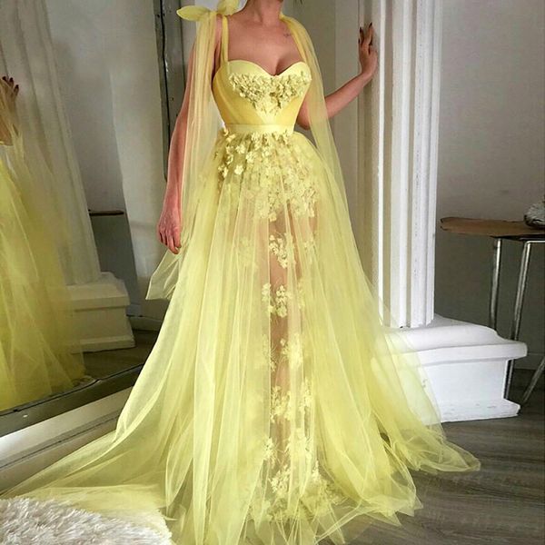 Personalizado uma linha Nenhum trem novo vestido de festa de baile querida sem mangas tule amarelo 3d floral apliques vestidos de noite