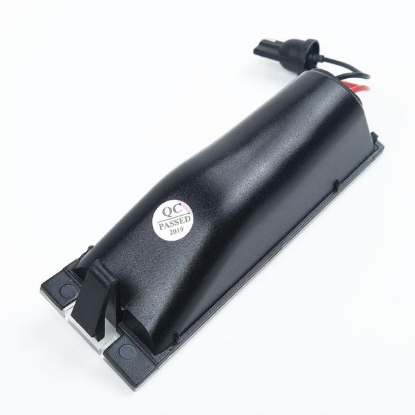 

rear license plate light lamp dc 12v c0608a0oem-d136-196 parts car auto