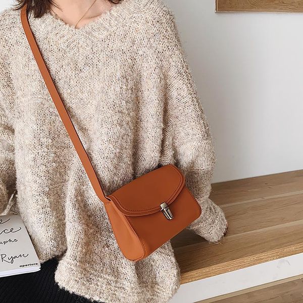 

2020 season new style women's bag solid color flap bag lock buckle shoulder