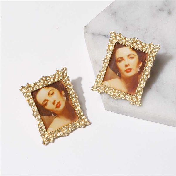 

stud movie star po cameo retro art earrings for women 2021 design geometric gold classic hollywood party bijoux wholesale, Golden;silver
