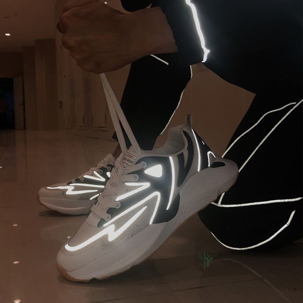 

classicfashionrunningshoesbreathablecoconutdadshoesluminousmensshoeskoreanversionheightincreasingjoggingshoes, Black