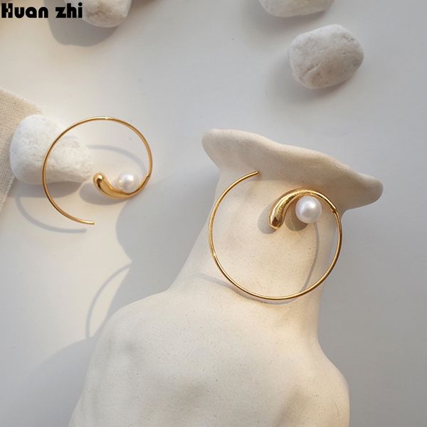 

huanzhi 2020 new fashion design gold metal curved circle spiral geometric round pearl big hoop earrings for women girl, Golden;silver