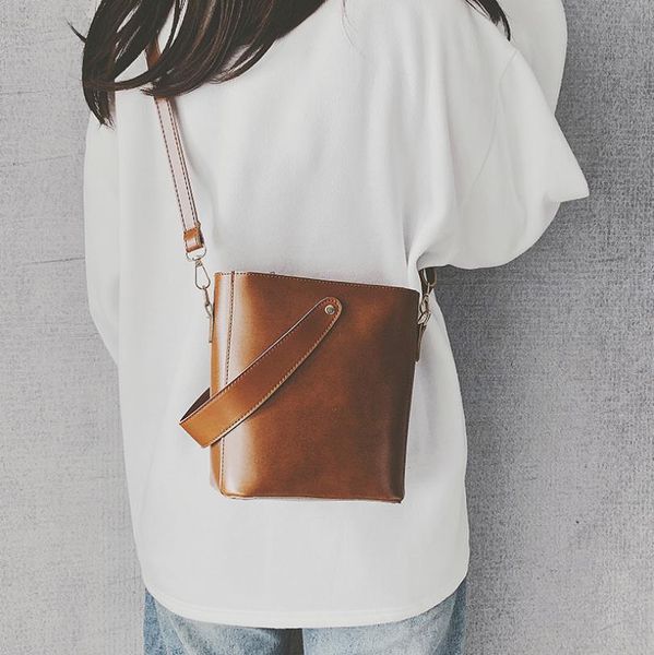 

Fashion Bucket Bags Women Simple and Versatile Large Capacity Single Shoulder Bag Diagonal Straddle Bag Leisure Handbag