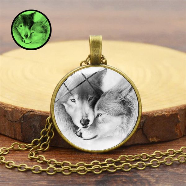 

charm black and white double wolf pattern luminous pendant necklace women men fashion glow in the dark glass necklace jewelry, Silver