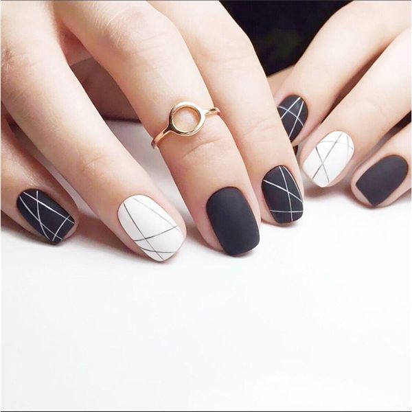 

24pcs/set black white line fake nails punk short design full cover false nails beauty artificial press on tips with glue, Red;gold