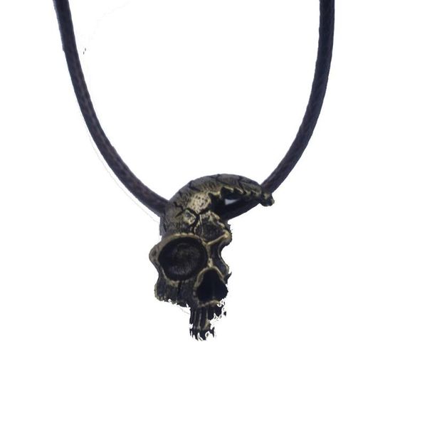 

sanlan 1pcs half kull head necklace, Silver