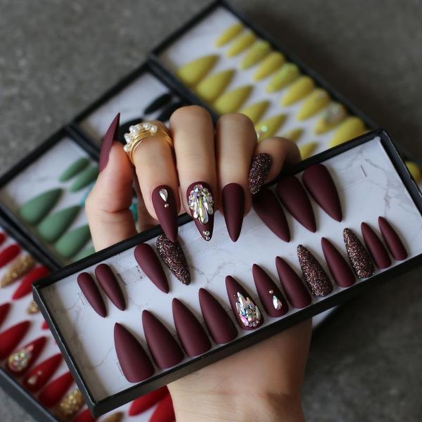 

false nails salon long stiletto burgundy fake crystal coffee glitter full set press on 24pcs custom box, Red;gold