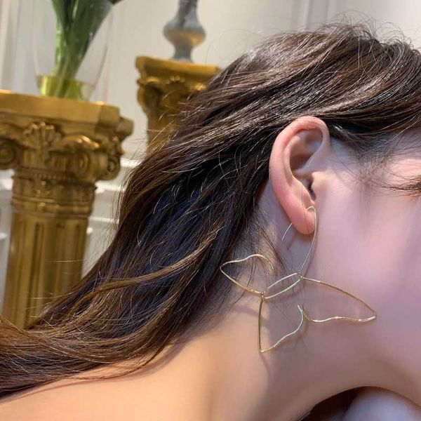 

artsy butterfly silhouette hoop earrings for women 2020 exaggerated abstract outline chic earrings girls korean femme, Golden;silver