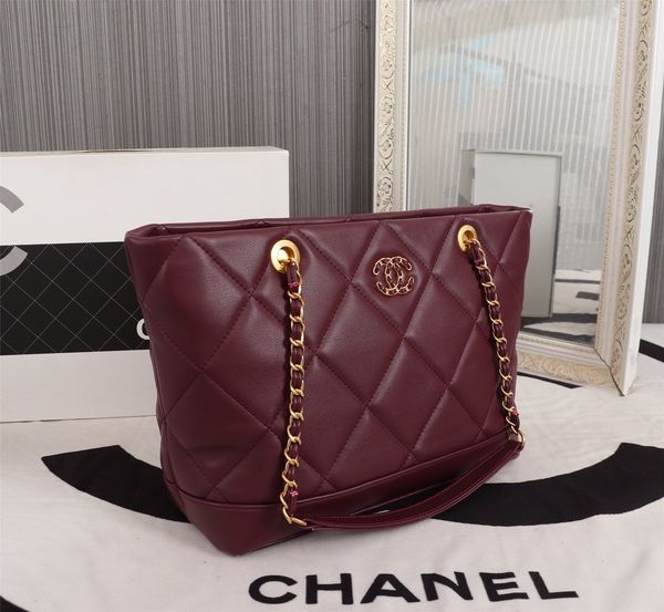 

2020 fashion one shoulder messenger bag ladies black bag40