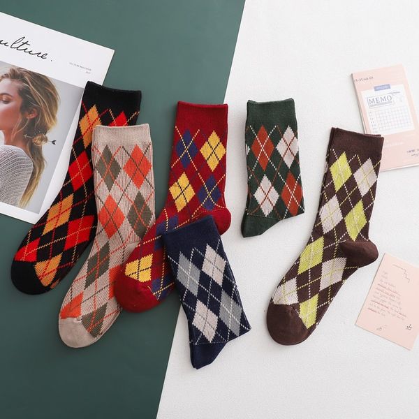 

casual men's & women's european and american retro socks 2020 new autumn and winter fashion couple size middle tube socks 6 styles, Black