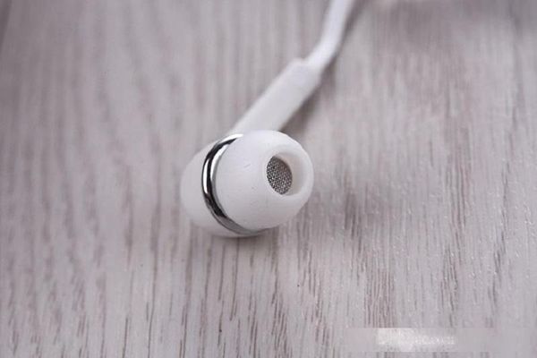 

j5 in-ear stereo white/black earphone 3.5mm headphones headset with mic and remote for samsung galaxy s4 note 3 ing
