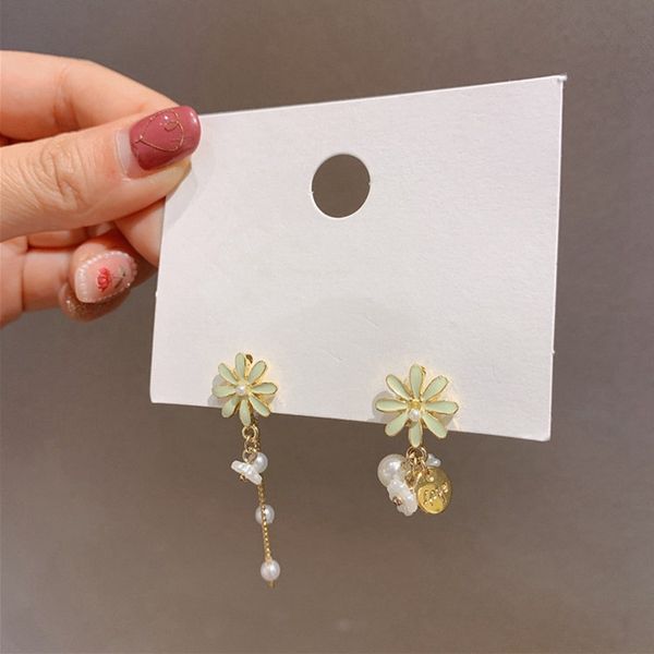 

2020 new korea style women daisy tassel flowers asymmetry cute simple trend drop earrings for girl fashion jewelry accessories, Silver