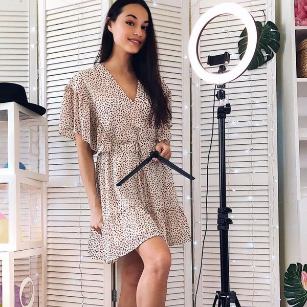 

10 inch led pgraphic lighting selife ring light usb ring lamp for telephone with tripod stand use in youtuber,video,makeup