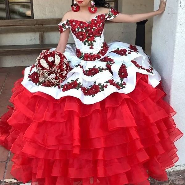 Weiße und rote Quinceanera-Kleider mit Perlenapplikationen, Ballkleid, Sweet-16-Kleid, Stufenrock, für den 19. Jahrhundert