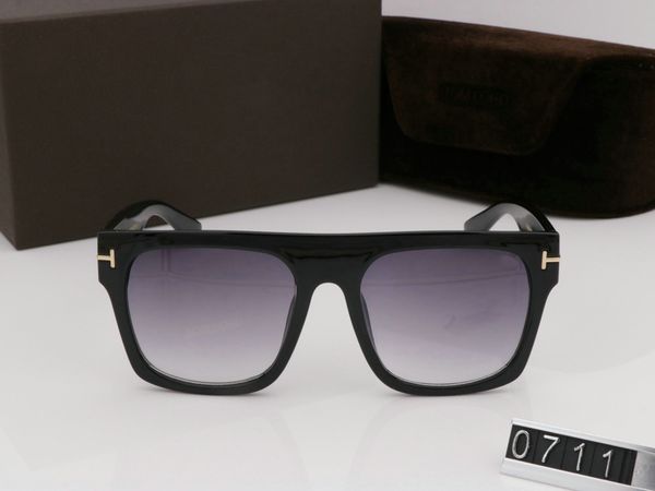 

2021 new leisure personality sunglasses for man woman eyewear designer sunglasses uv400 t0mf0rd fashion outdoor sunglasses 0711 high qualit, White;black