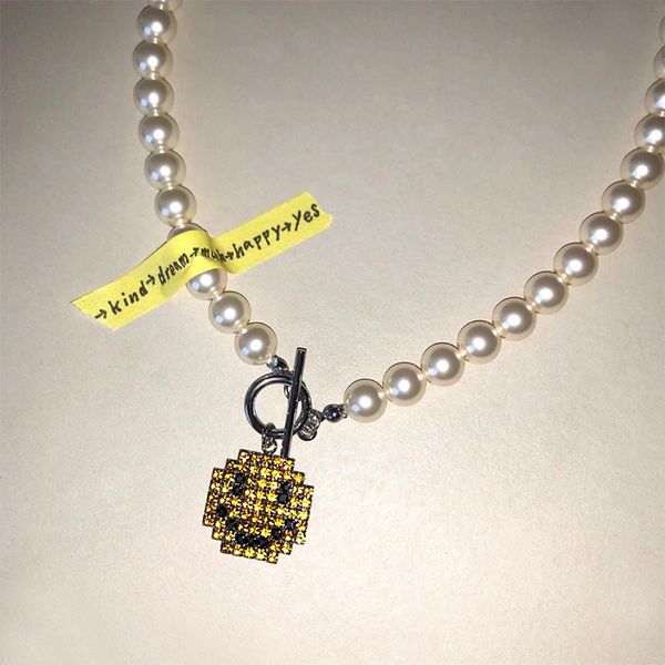 

simple personality design crystal smiling face pearl ot buckle short necklace chock chain girl necklace, Silver