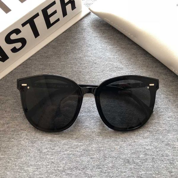

2020 brand korea design women elegant sunglasses fashion lady vintage designer sunglass round eyewear luxury package six bears, White;black