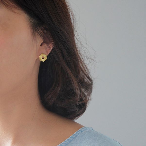 

lotus fun real 925 sterling silver handmade fine jewelry minimalism style stereoscopic hexagon stud earrings for women brincos 200921, Golden;silver