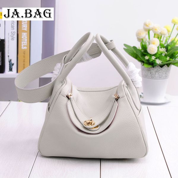 

2020 fashion buckle lock portable shoulder purse bag,100% genuine leather crossbody bag for women,lady travel messenger bags