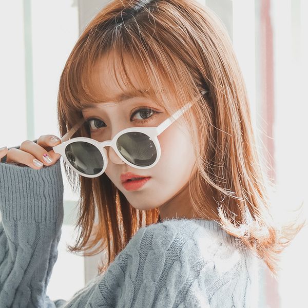 

woman round frame sun glasses men's and women's fashion tide glasses personality trend street shooting sunglasses uv400, White;black