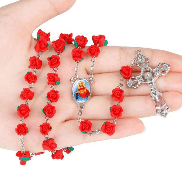 Collana cattolica del rosario con perle di rosa in argilla polimerica da 8 mm di Nostra Signora di cinque decenni con medaglia del suolo sacro Crocifisso Collana con croce religiosa12801