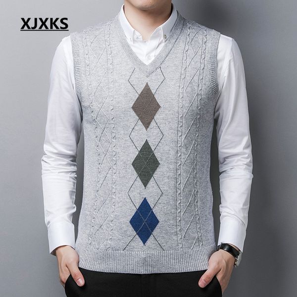 

xjxks 2020 autumn winter new high-end cashmere warm men vest loose plus size fashion v-neck men sleeveless sweater pullover, Black;white