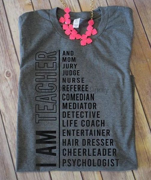 

i am teacher and mom jury judge nurse referee comedian mediator t-shirt
