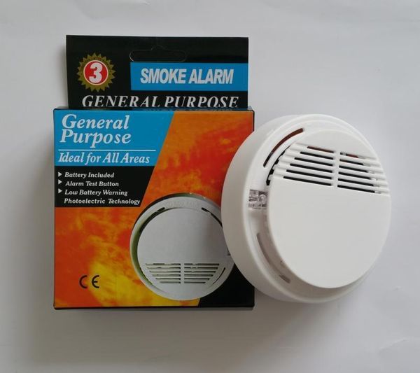 

white wireless smoke detector system with 9v battery operated high sensitivity stable fire alarm sensor suitable for detecting home security